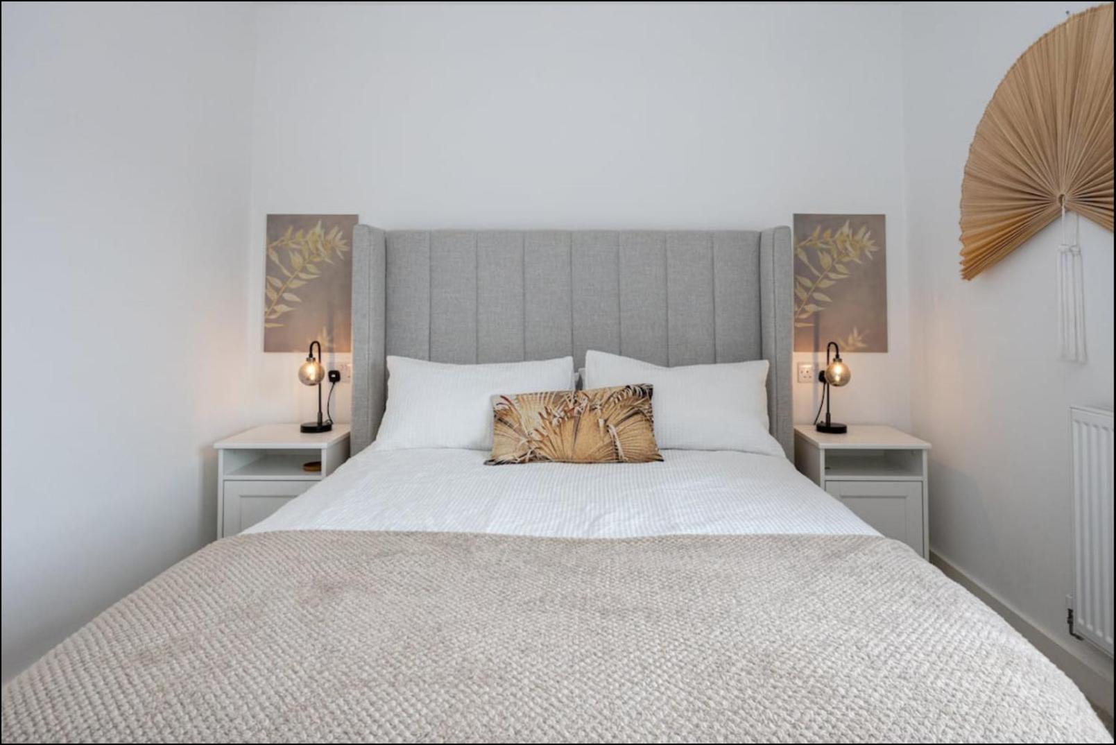 Elegance Retreat - 2 Bed Holiday Home With Parking Manchester Luaran gambar