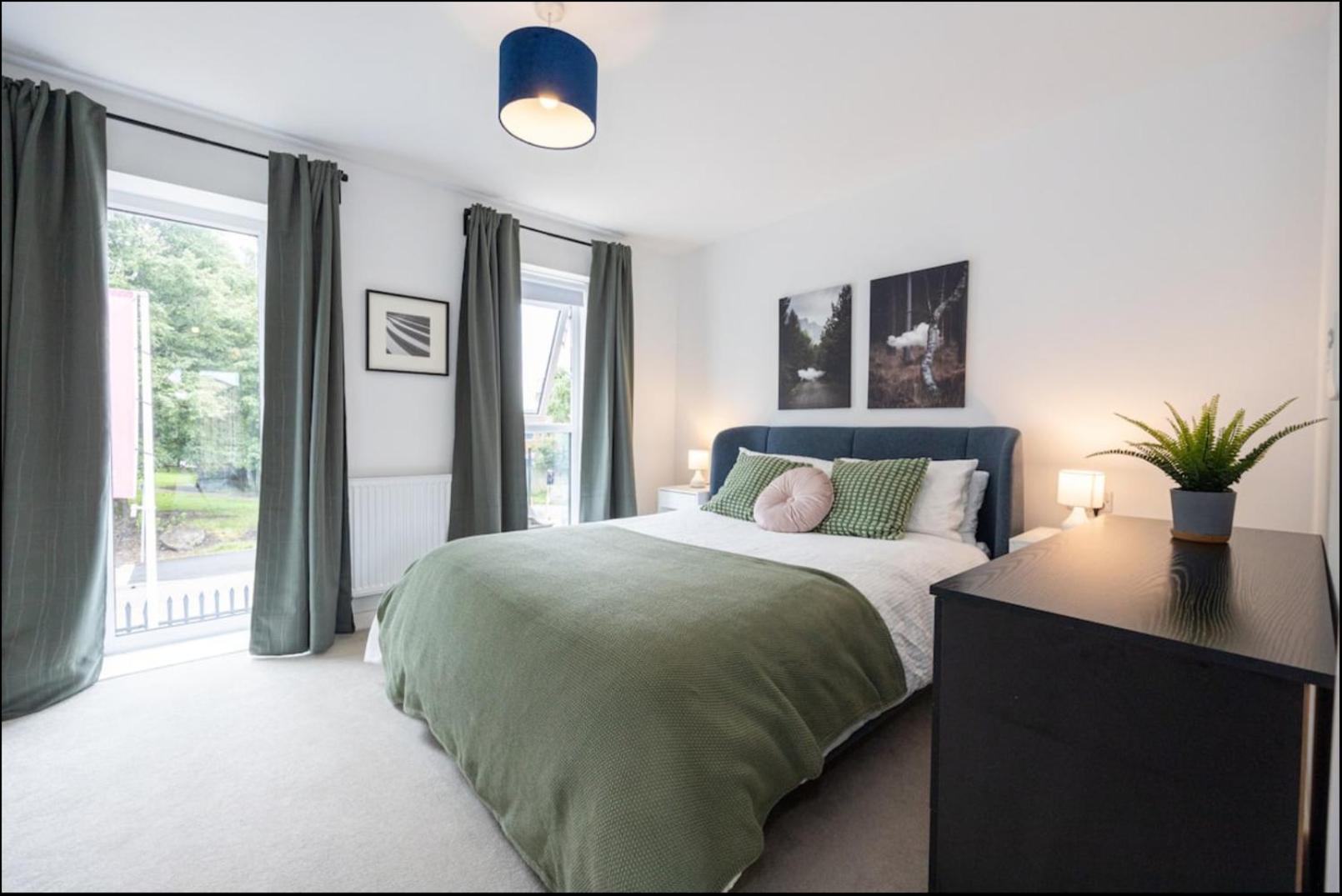 Elegance Retreat - 2 Bed Holiday Home With Parking Manchester Luaran gambar